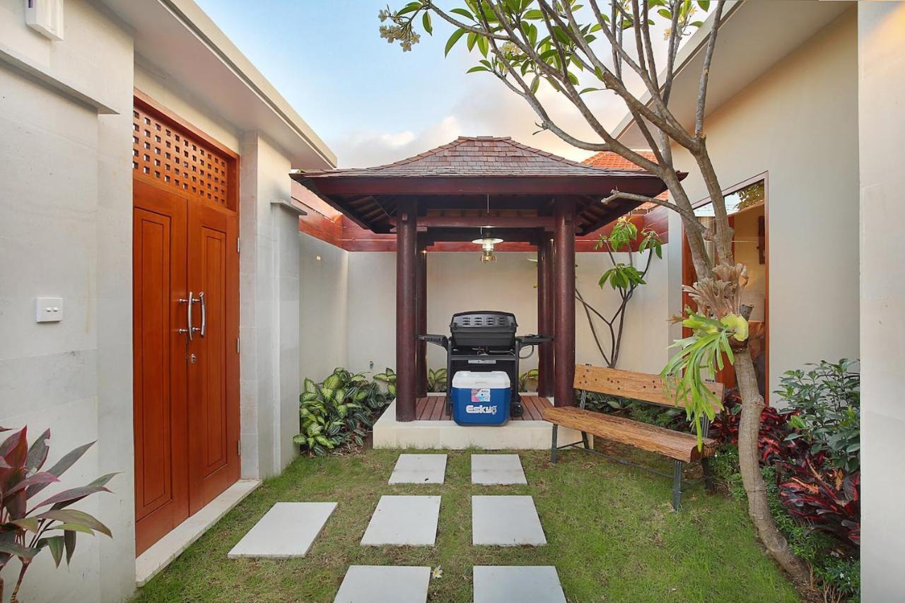 Kae Villa Anggrek Seminyak Extérieur photo